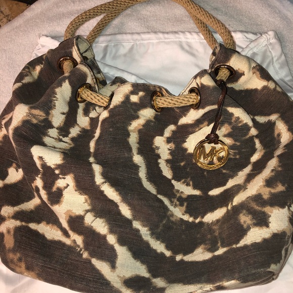 Authentic Michael Kors Tote - Picture 4 of 6
